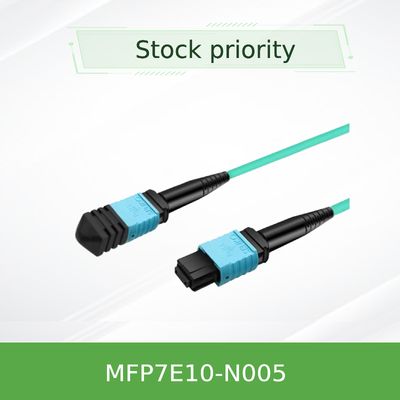 Se utilizará el cable de fibra pasiva de tipo MPF de MPO12 APC a MPO12 APC de 20m Mfp7e10-N003